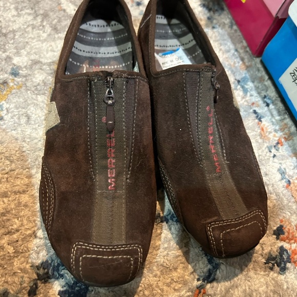 Merrell Women’s Brown Zipper Suede Shoes 6.5 - Picture 2 of 4